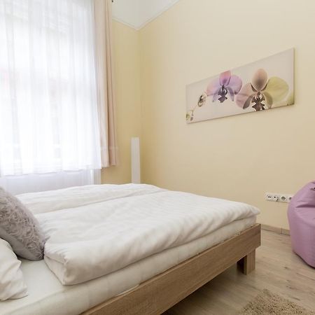 Bpm: Dob70 Classic Apartment In Downtown Budapest Esterno foto